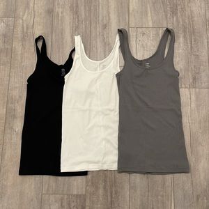 3 Old Navy Tanks